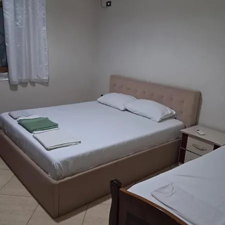 Vrrini Hostal