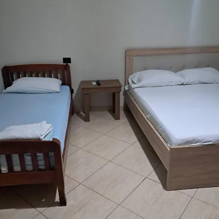 Vrrini Hostal Tirana
