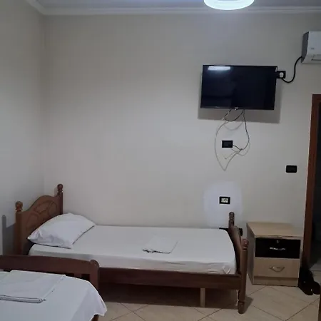 Hostal Vrrini